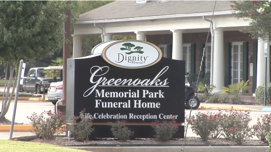 Funeral Home Leaking Blood Onto Street | Aabbott & Cathy Bonds